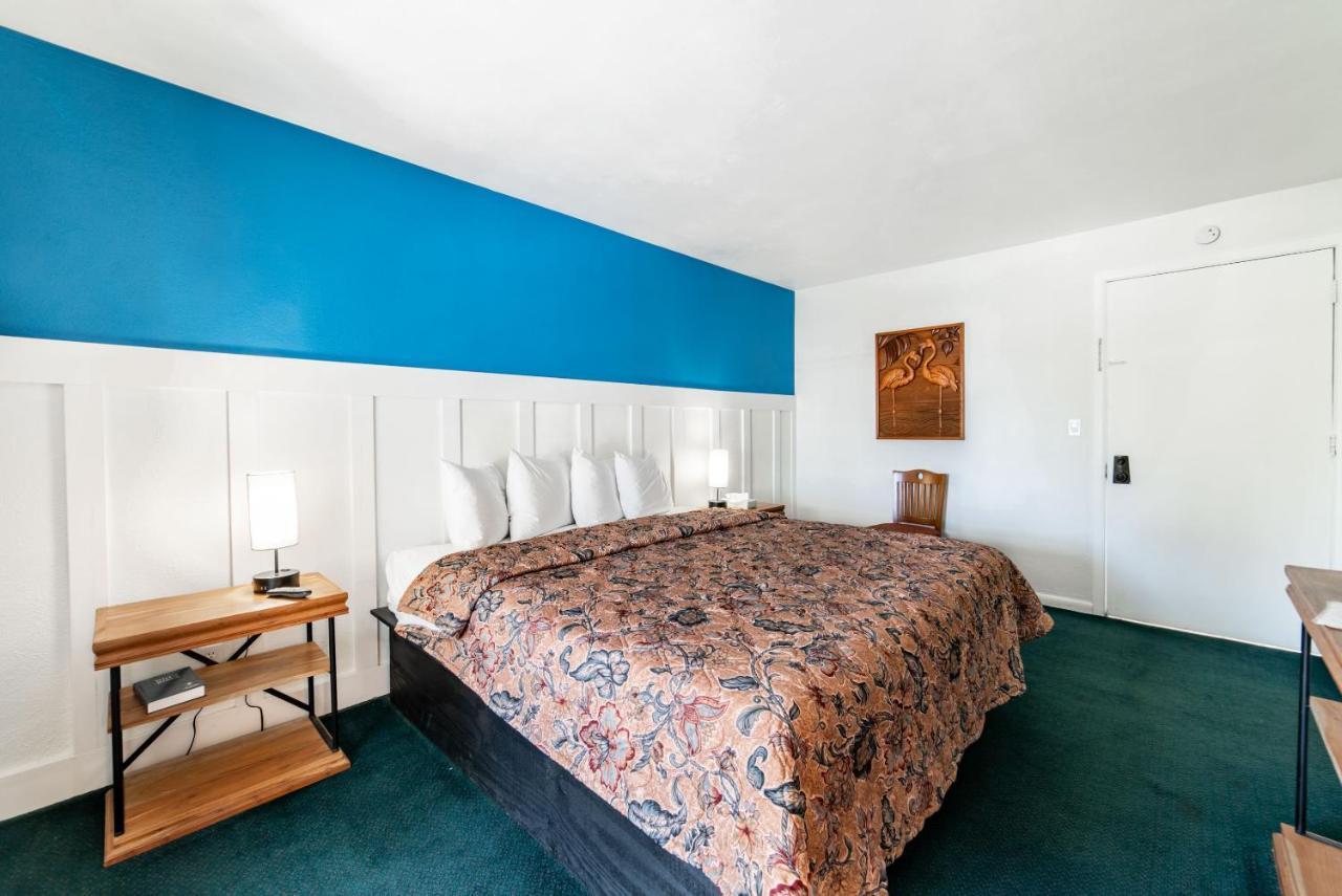 Captain'S Table Hotel By Everglades Adventures Buitenkant foto
